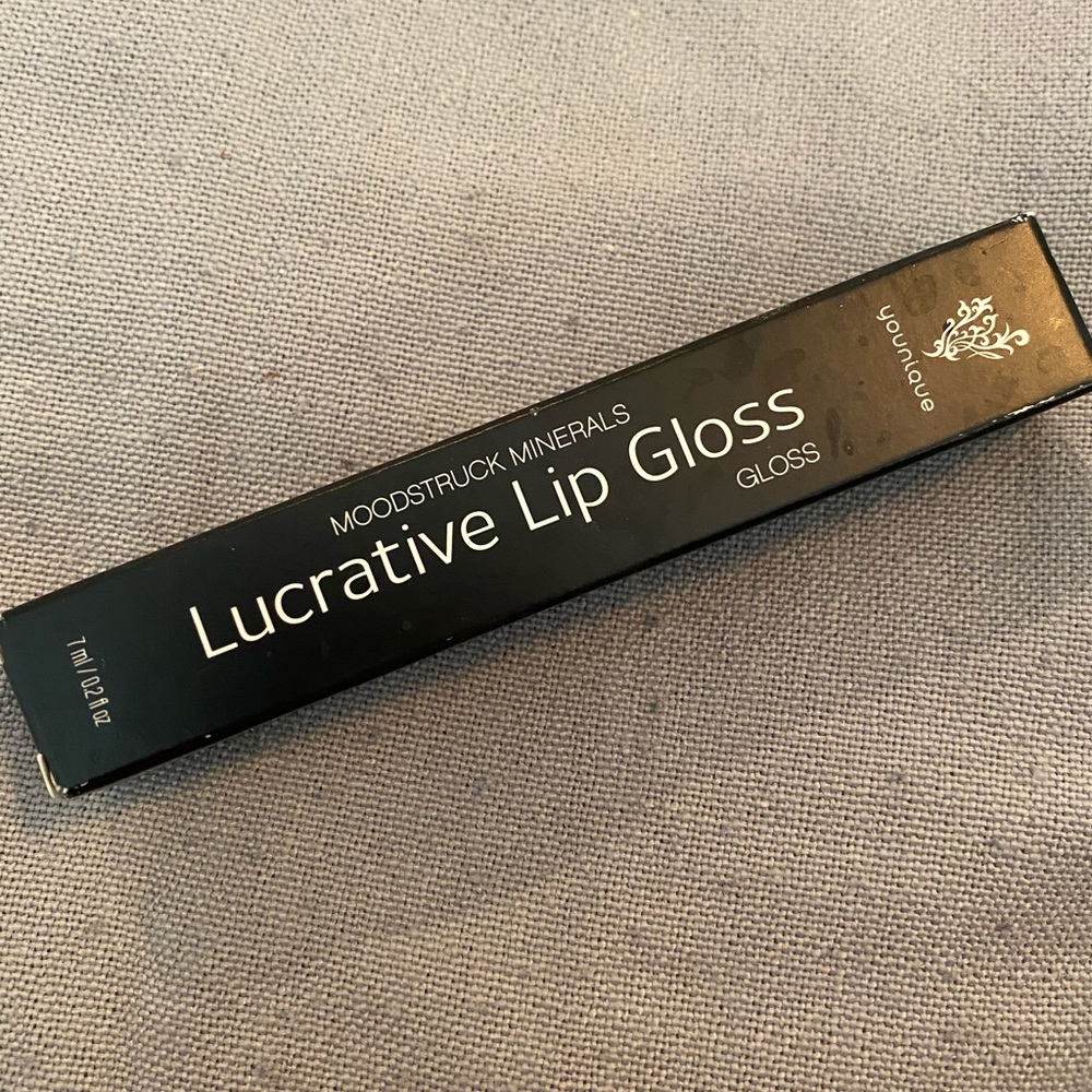 Younique Lucrative Lip Gloss-Luxe